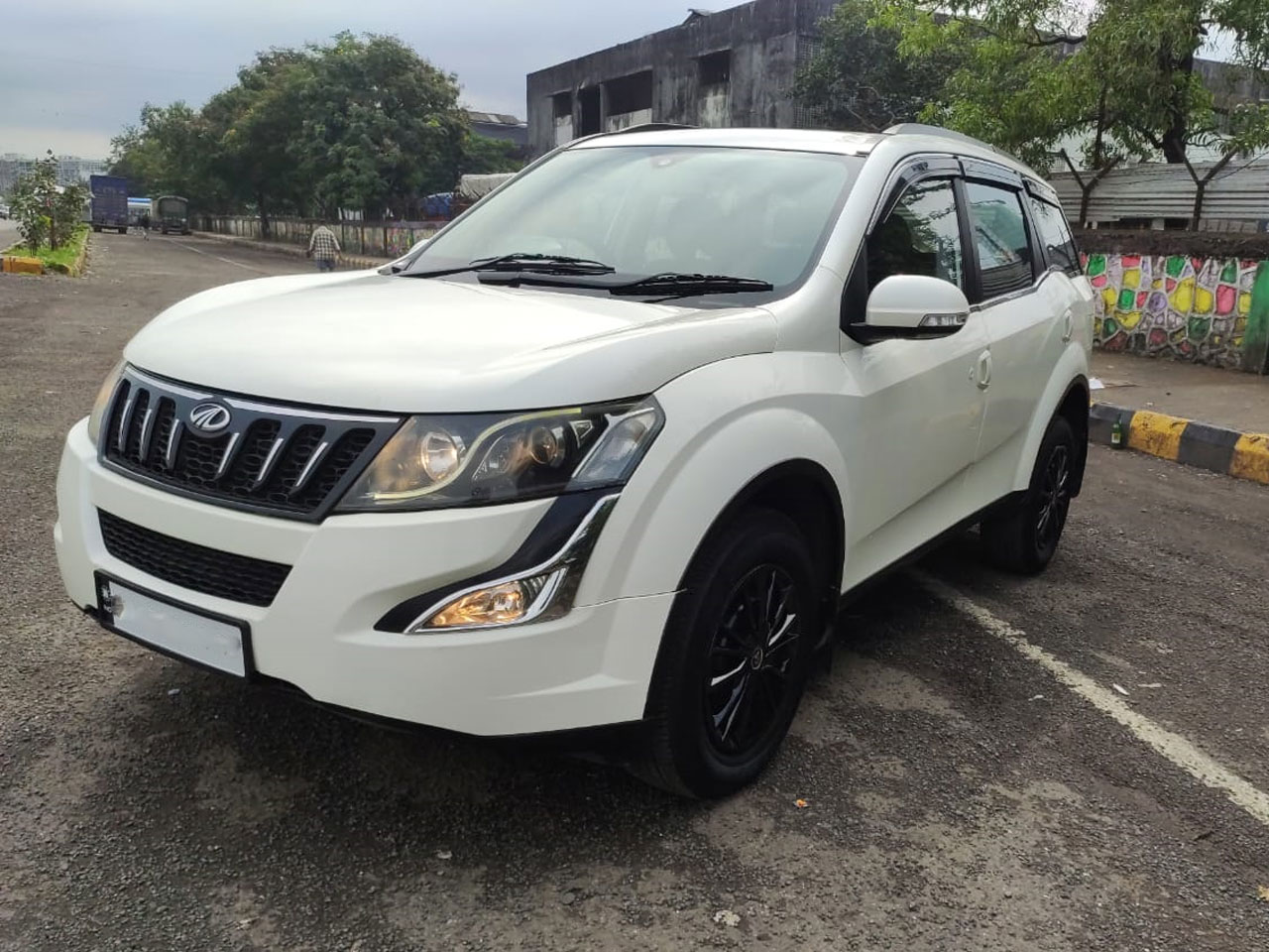 XUV 500 W6 (Automatic)