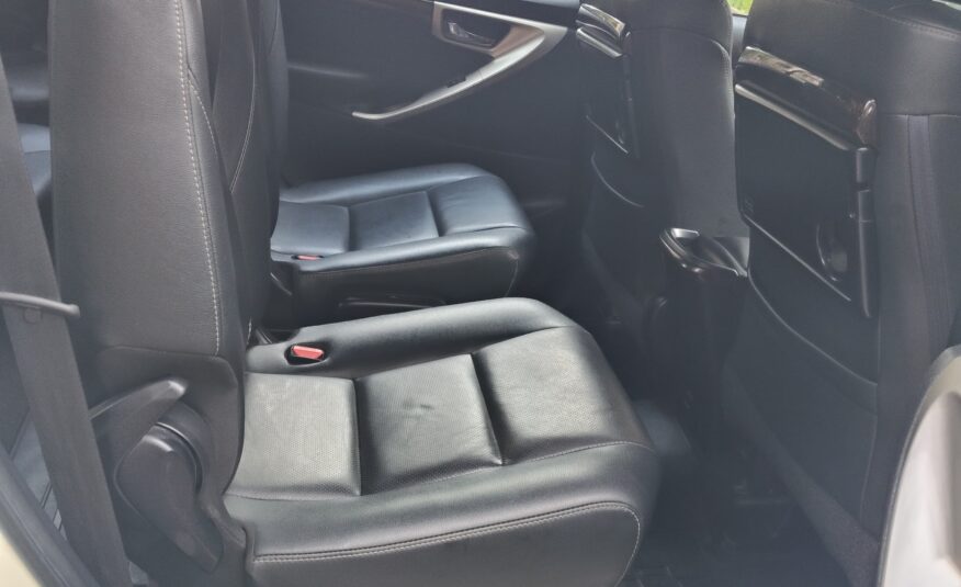 2012 Toyata Innova Crysta